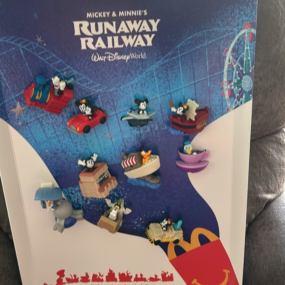 Disney McDonald Mickey and Minnie runaway railroad Walt Disney World toy set - Picture 2 of 13